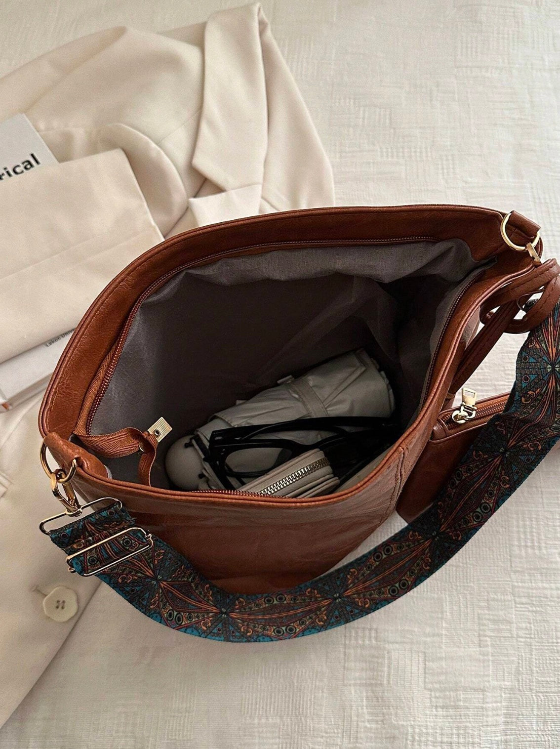 حقيبة تسوق صيفية جديدة لعام 2024 للنساء، بسعة كبيرة للاستخدام اليومي، ويمكن حملها على الكتف أو عبر الجسم أو باليد